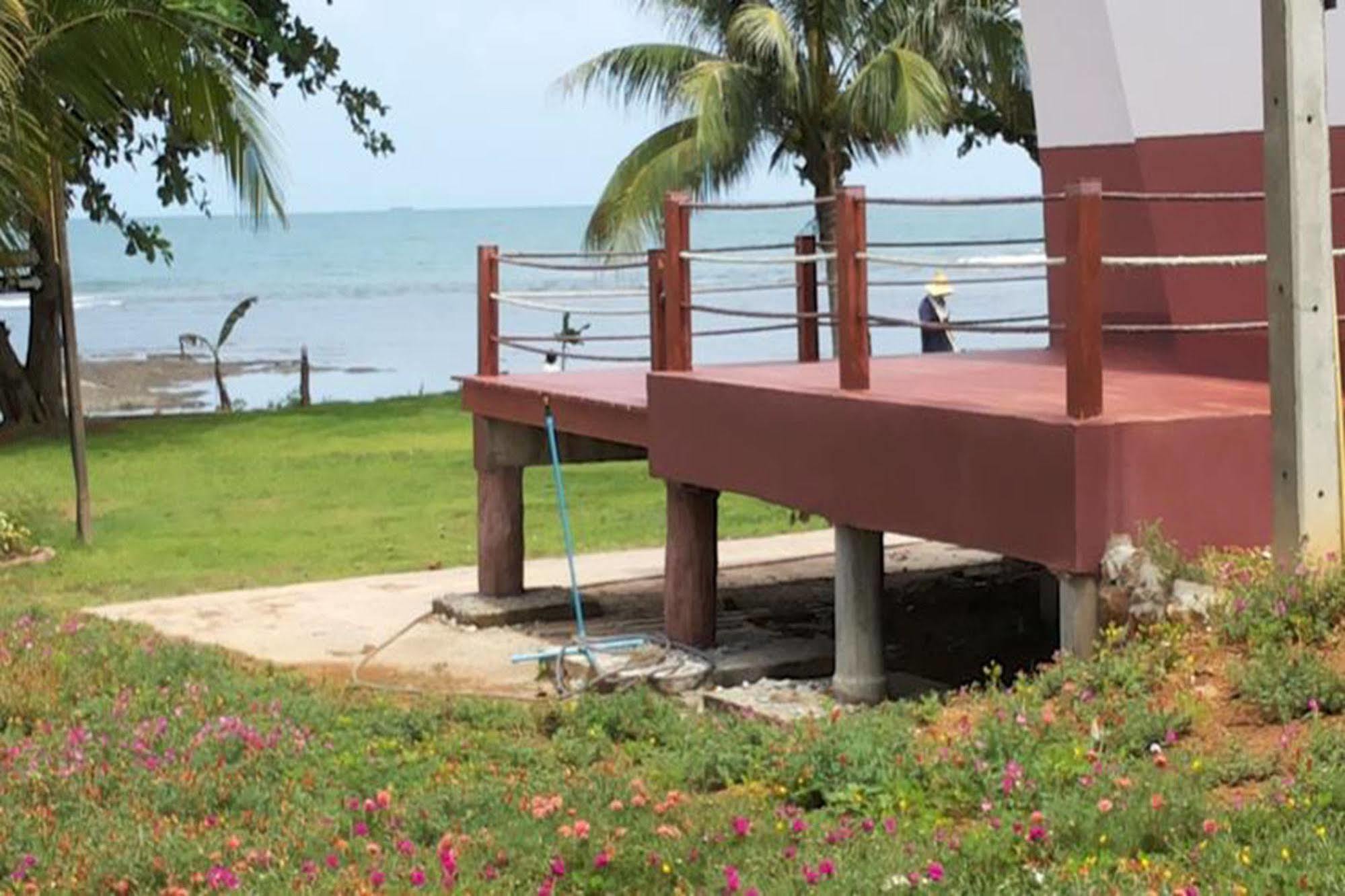 Lomtalay Resort Trat Laem Ngop Exterior foto